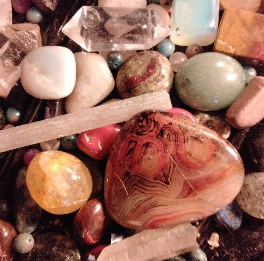 Wize Owl Crystals logo